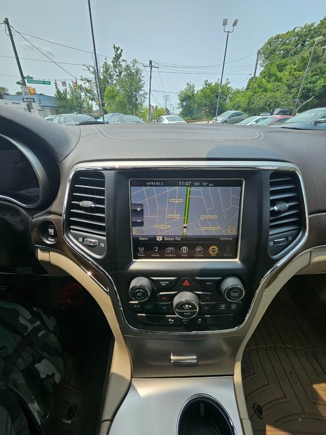 2014 Jeep Grand Cherokee Overland image 21
