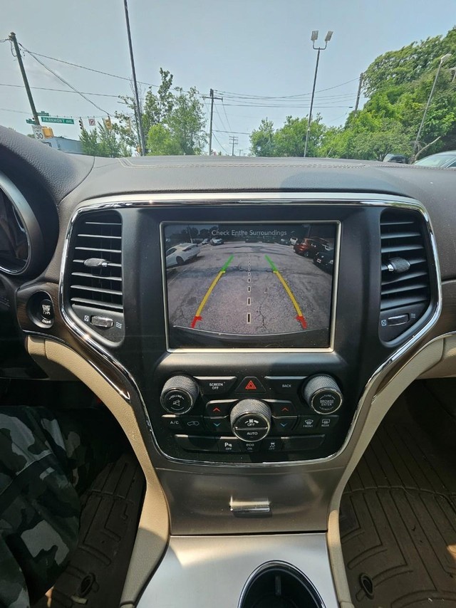 2014 Jeep Grand Cherokee Overland image 23