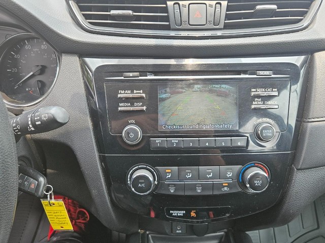 2017 Nissan Rogue S AWD image 16