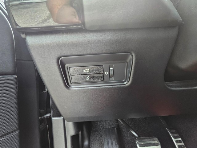 2015 Land Rover Range Rover Supercharged LWB image 25