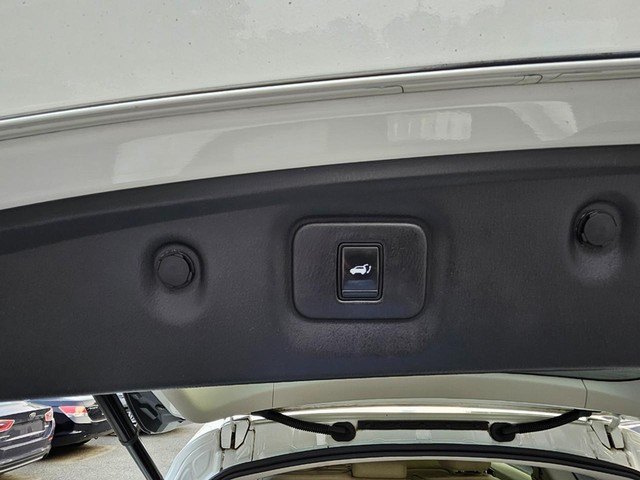 2017 INFINITI QX60 Base AWD image 12