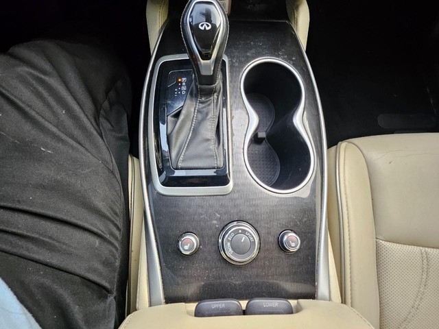 2017 INFINITI QX60 Base AWD image 22