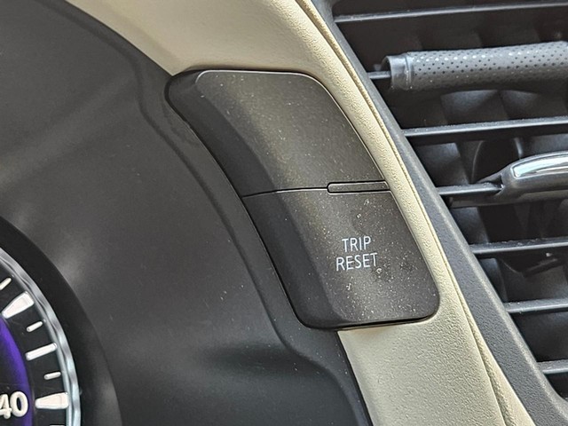 2017 INFINITI QX60 Base AWD image 28