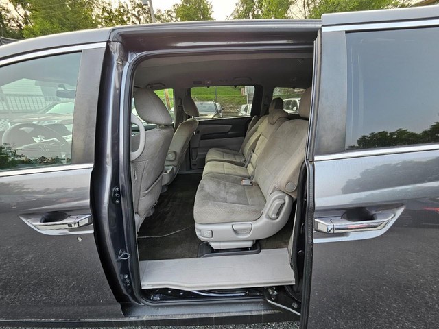 2015 Honda Odyssey EX image 16