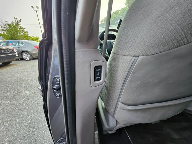 2015 Honda Odyssey EX image 17