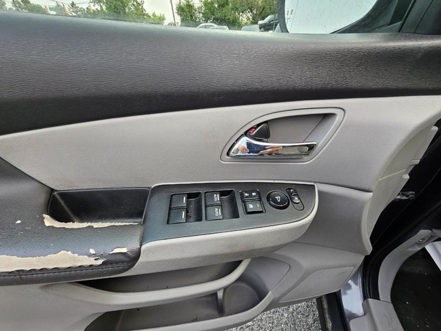 2015 Honda Odyssey EX image 18