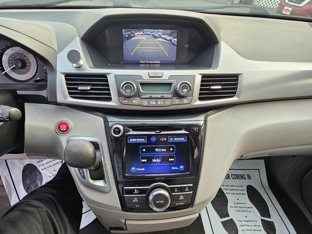 2015 Honda Odyssey EX image 24