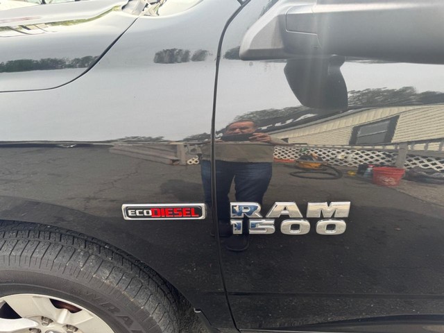 2016 Ram 1500 SLT image 04