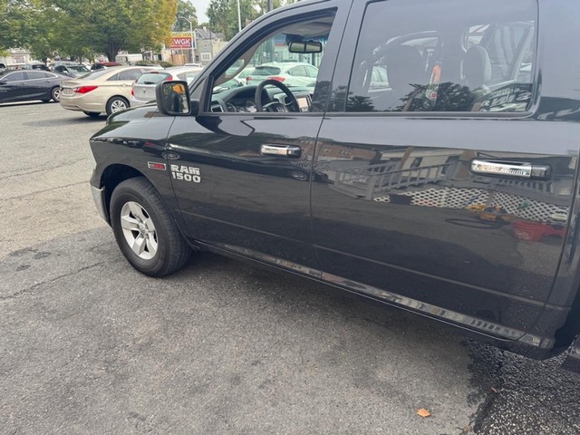 2016 Ram 1500 SLT image 05