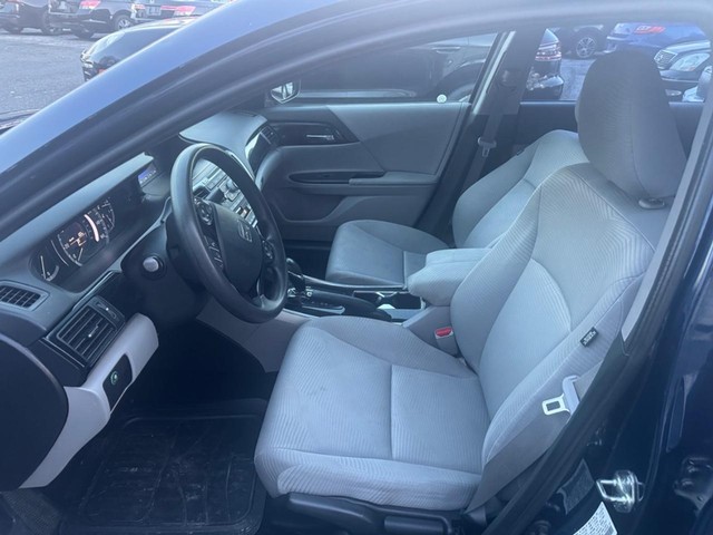 2017 Honda Accord LX Sedan CVT image 04