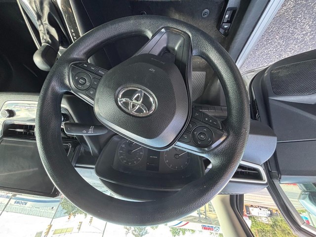 2025 Toyota Corolla LE image 06