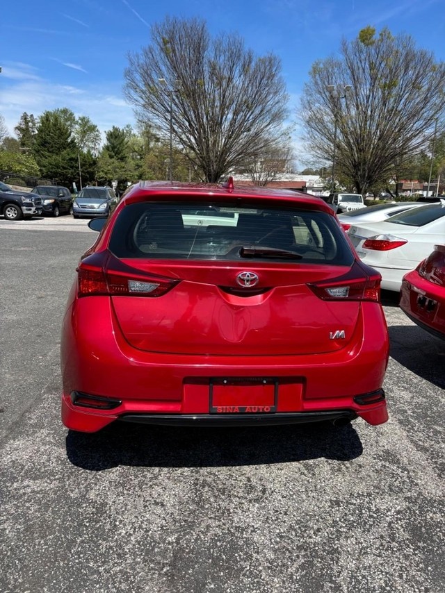 2018 Toyota Corolla iM im hatchback image 02