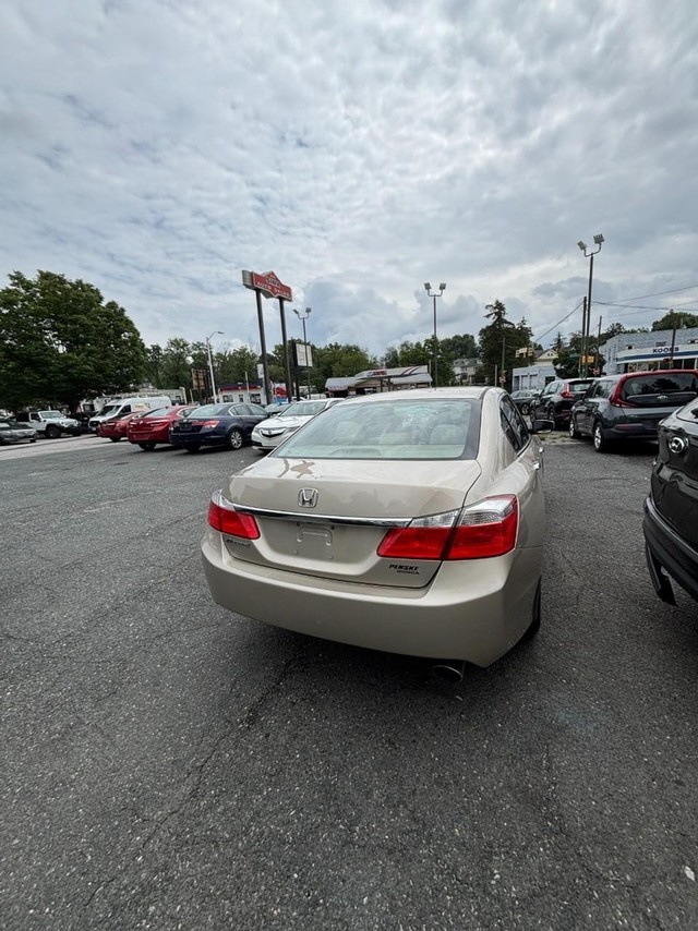 2015 Honda Accord LX image 04