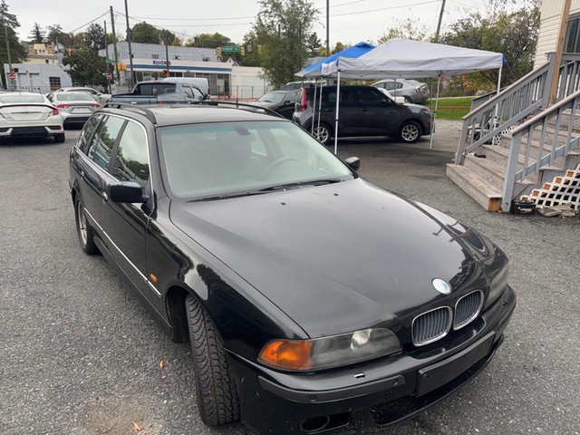2000 BMW 528iA Sport Wagon image 02