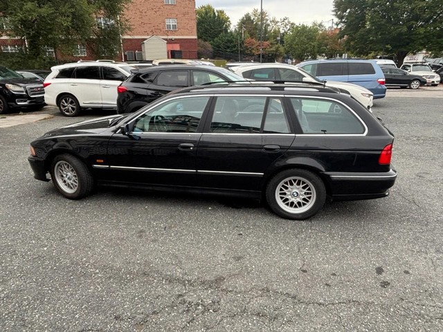 2000 BMW 528iA Sport Wagon image 05