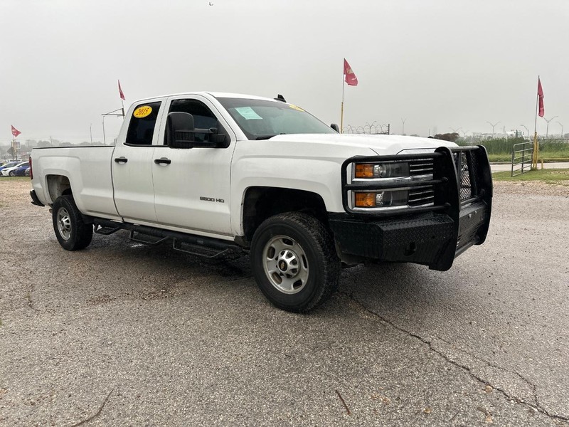 Chevrolet Silverado 2500HD Built After Aug 14 Vehicle Image 05