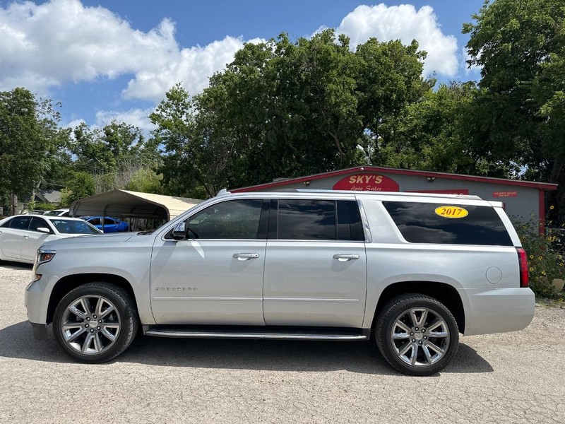 Chevrolet Suburban Vehicle Image 02