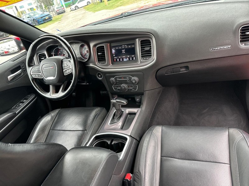 Dodge Charger Vehicle Image 11