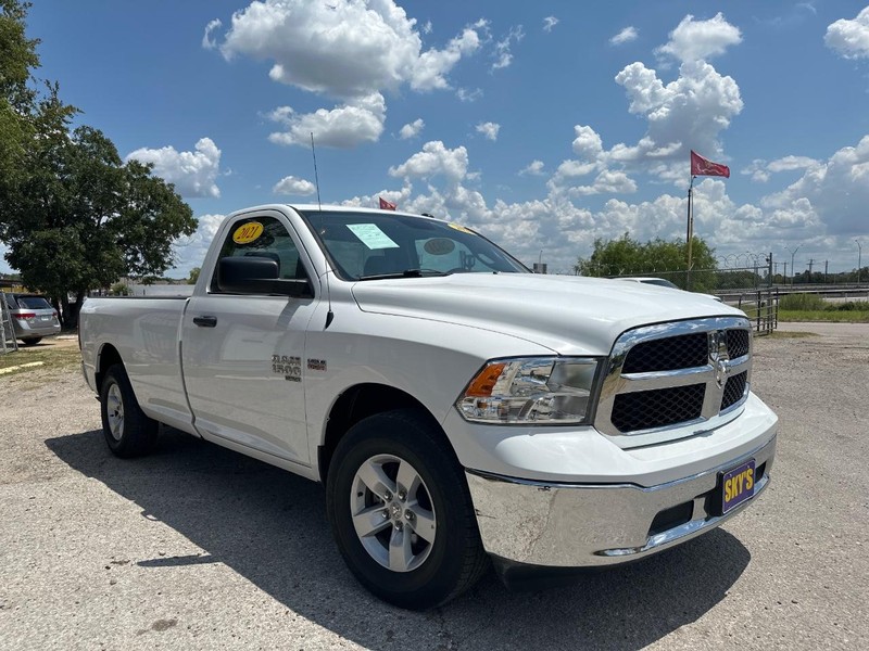 Ram 1500 Classic Vehicle Image 06