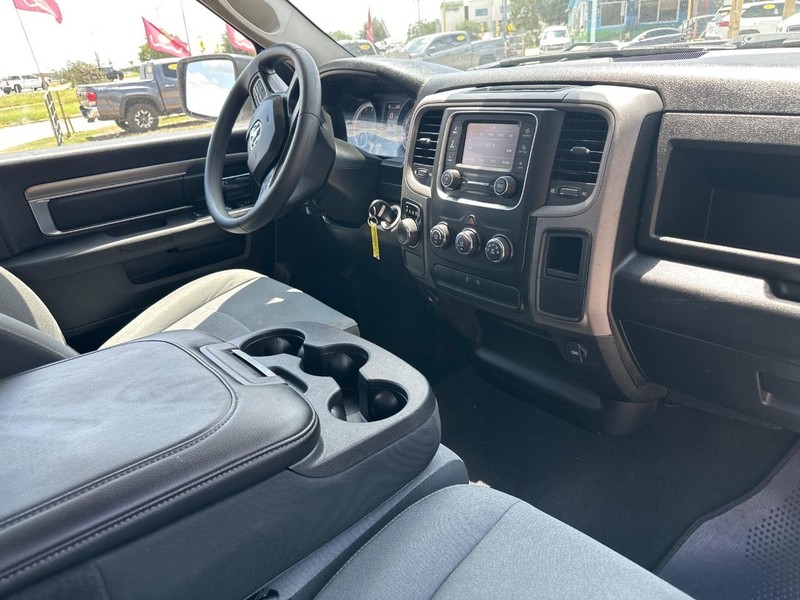 Ram 1500 Classic Vehicle Image 09