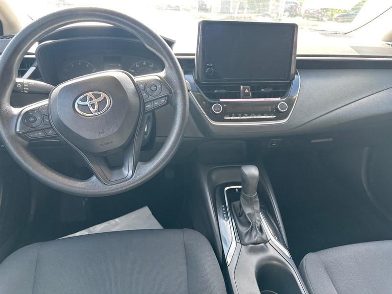 Toyota Corolla Vehicle Image 10