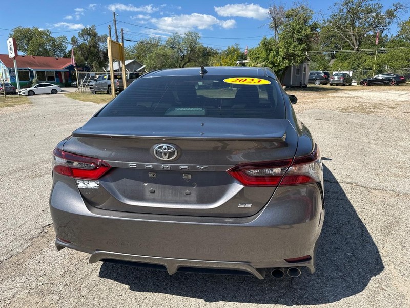 Toyota Camry Vehicle Image 03