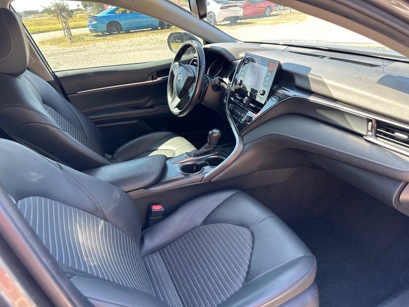 Toyota Camry Vehicle Image 07
