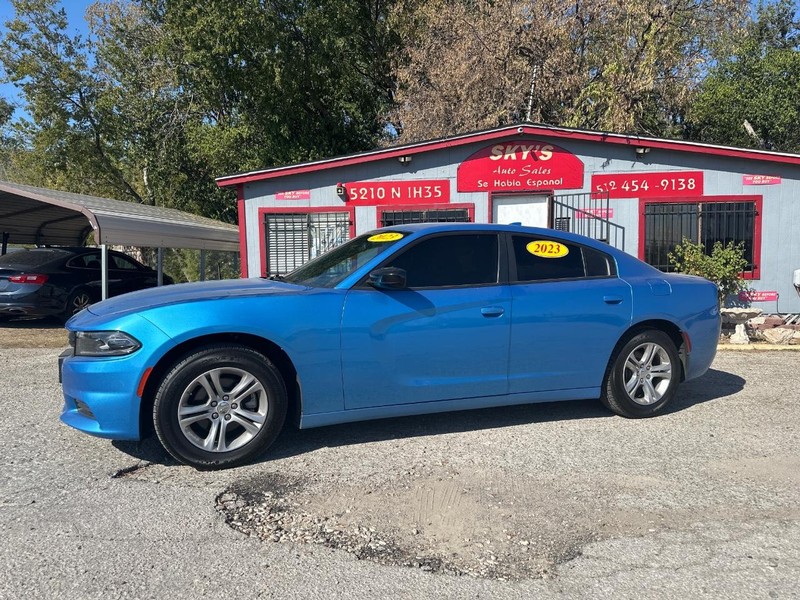 Dodge Charger Vehicle Full-screen Gallery Image 02