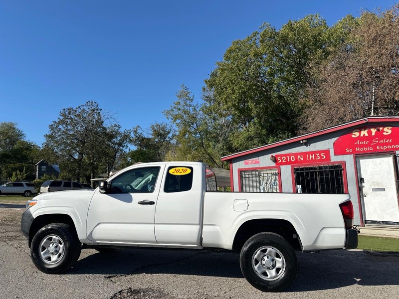 Toyota Tacoma 2WD Vehicle Image 06