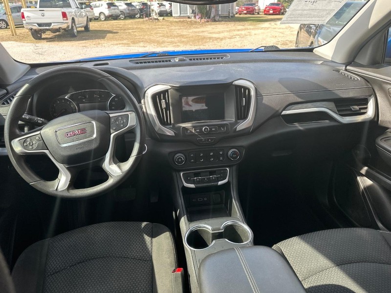 GMC Terrain Vehicle Image 09
