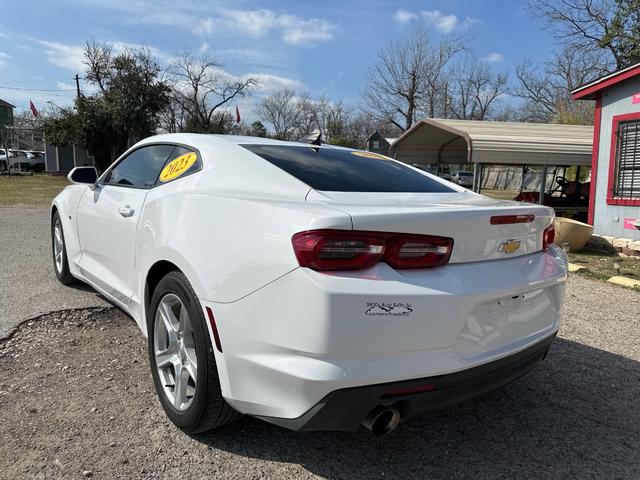 Chevrolet Camaro Vehicle Image 05