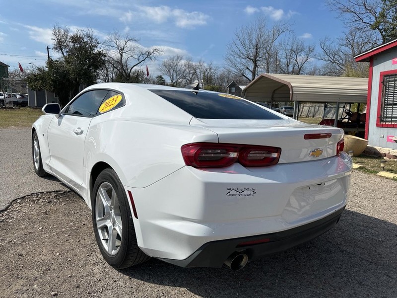 Chevrolet Camaro Vehicle Full-screen Gallery Image 05