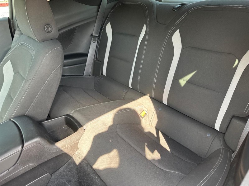 Chevrolet Camaro Vehicle Full-screen Gallery Image 07