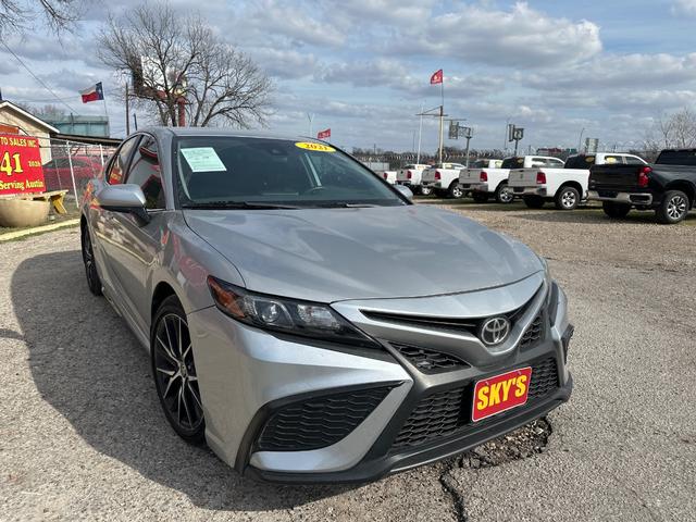 Toyota Camry Vehicle Image 02