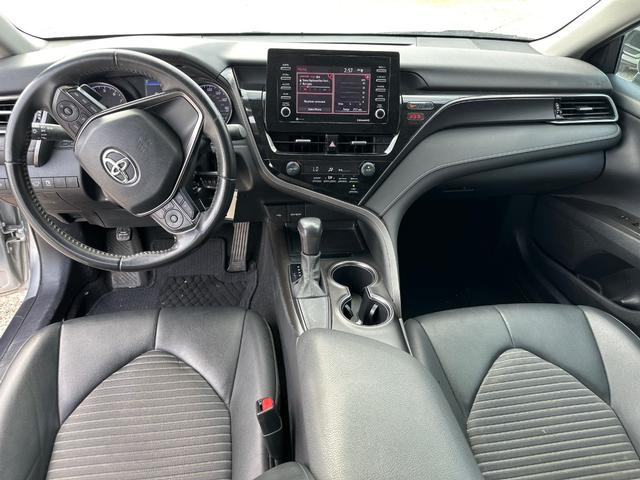 Toyota Camry Vehicle Image 09