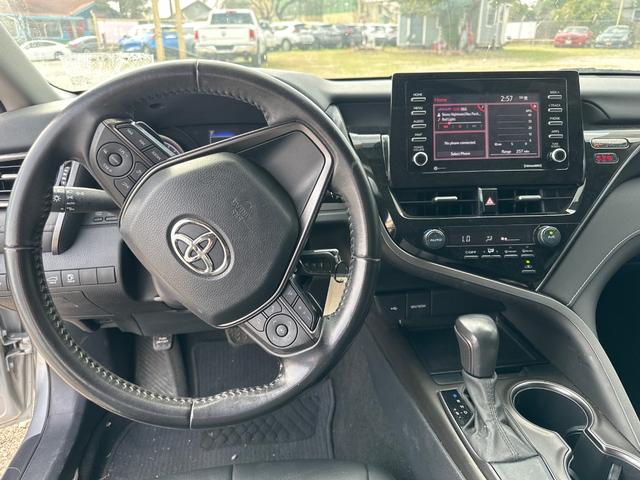 Toyota Camry Vehicle Image 10