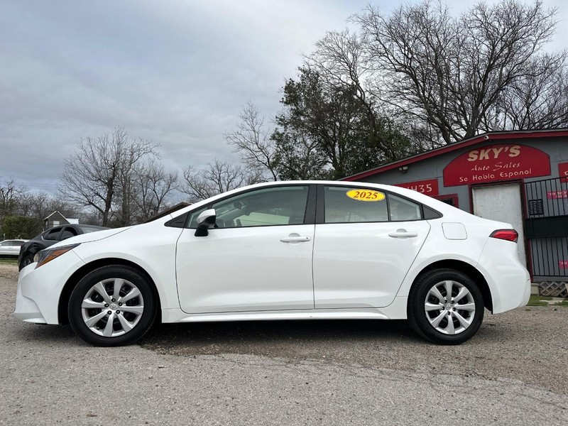 Toyota Corolla Vehicle Image 02