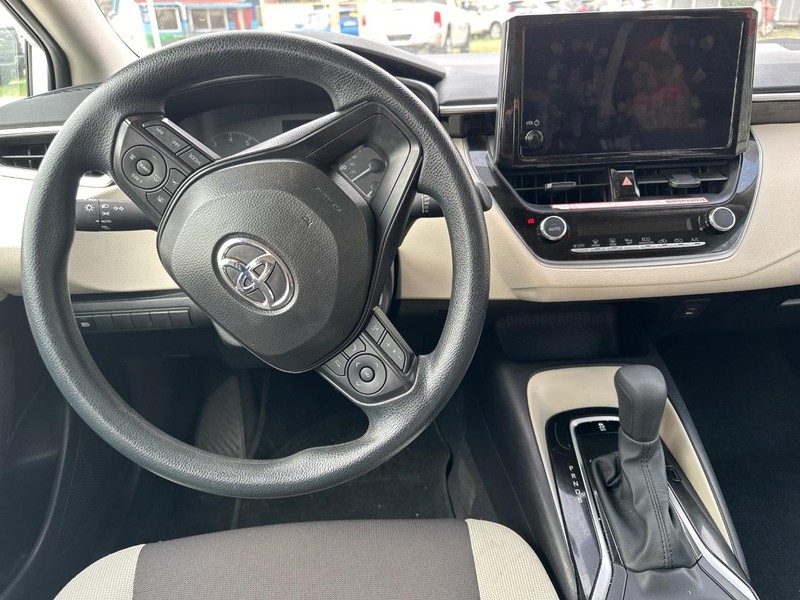 Toyota Corolla Vehicle Image 08