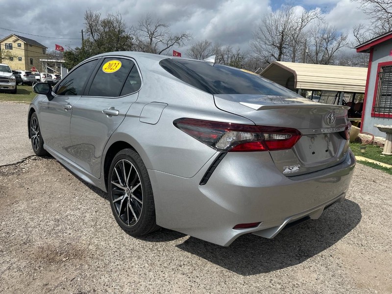 Toyota Camry Vehicle Image 03