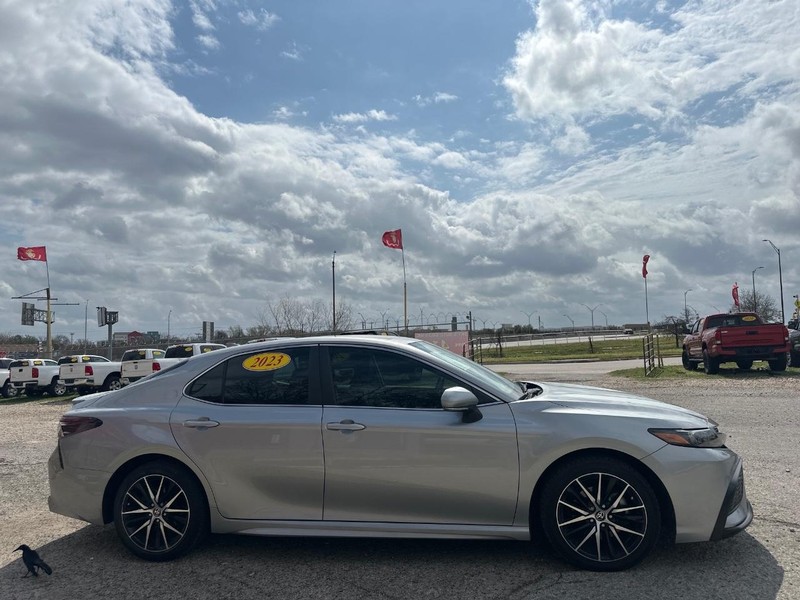 Toyota Camry Vehicle Image 05