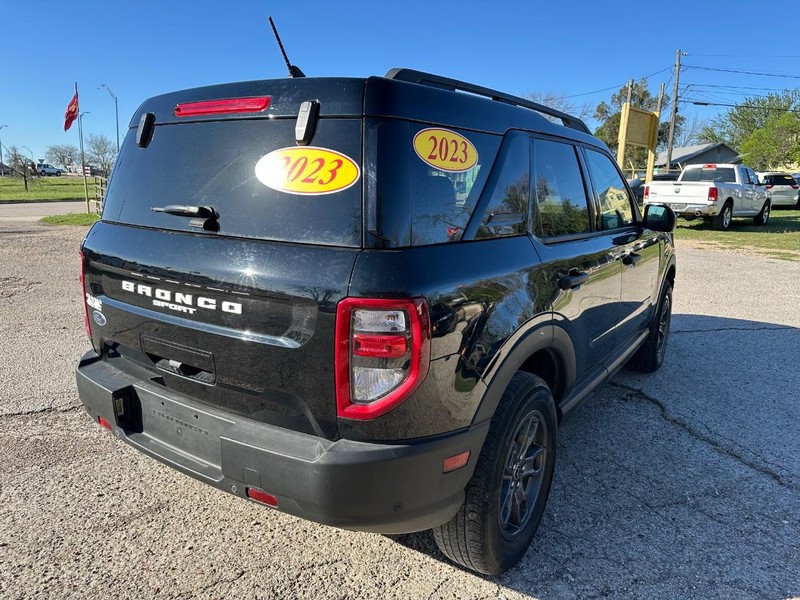 Ford Bronco Sport Vehicle Full-screen Gallery Image 04