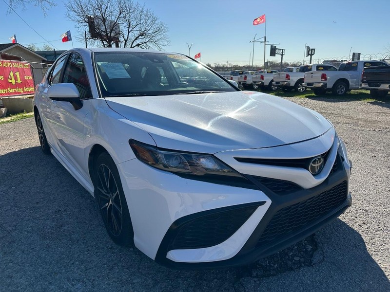 Toyota Camry Vehicle Image 02