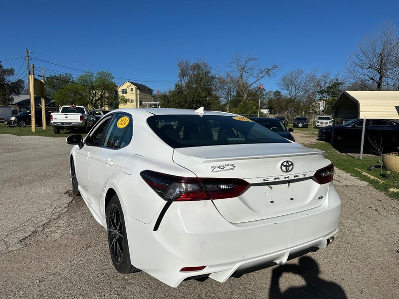 Toyota Camry Vehicle Image 05