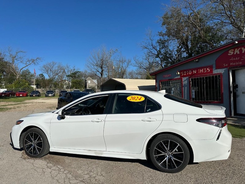 Toyota Camry Vehicle Image 06