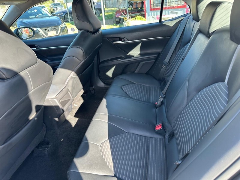 Toyota Camry Vehicle Image 07