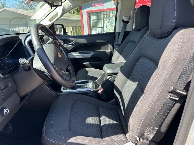 Chevrolet Colorado Vehicle Image 13