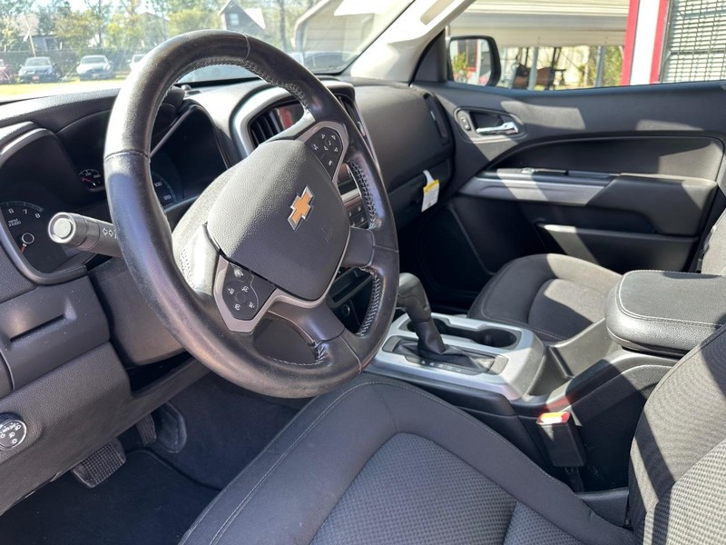Chevrolet Colorado Vehicle Image 14