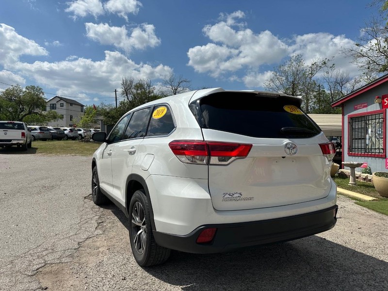 Toyota Highlander Vehicle Image 05