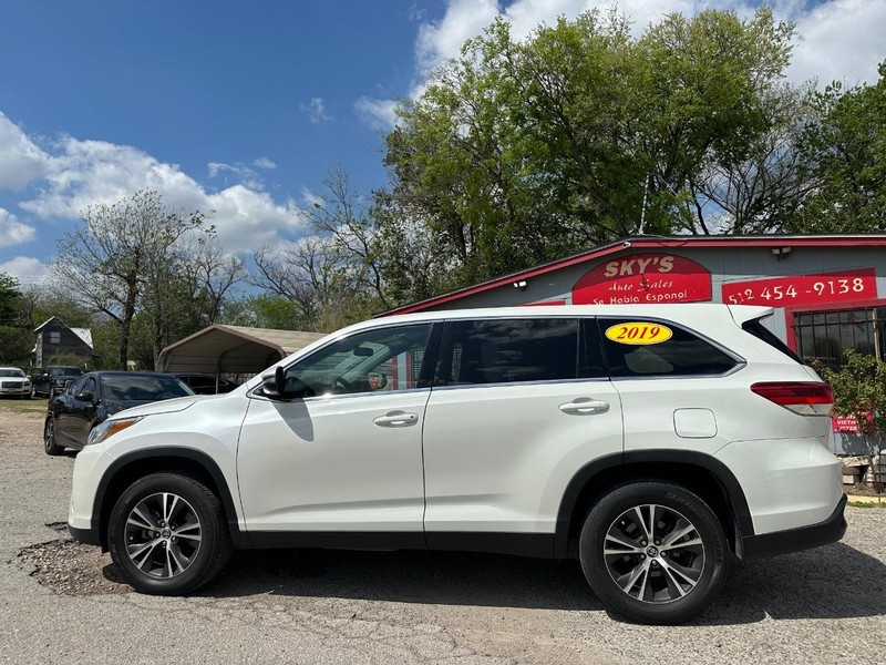 Toyota Highlander Vehicle Image 06