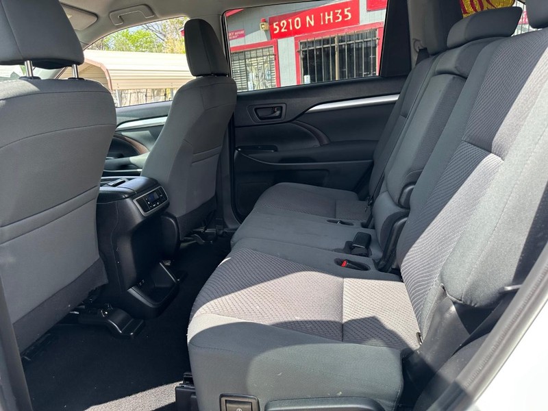 Toyota Highlander Vehicle Image 08